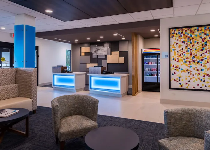 Express Worth West By Ihg Hotel