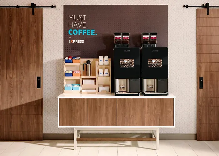 Express Worth West By Ihg 3*