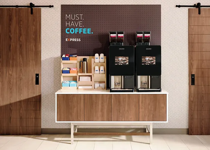 Express Worth West By Ihg 3*
