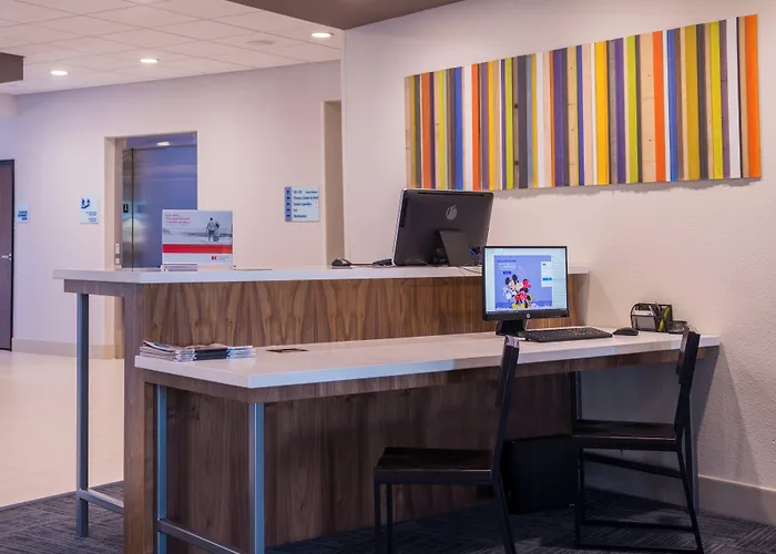 Hotel Express Worth West By Ihg