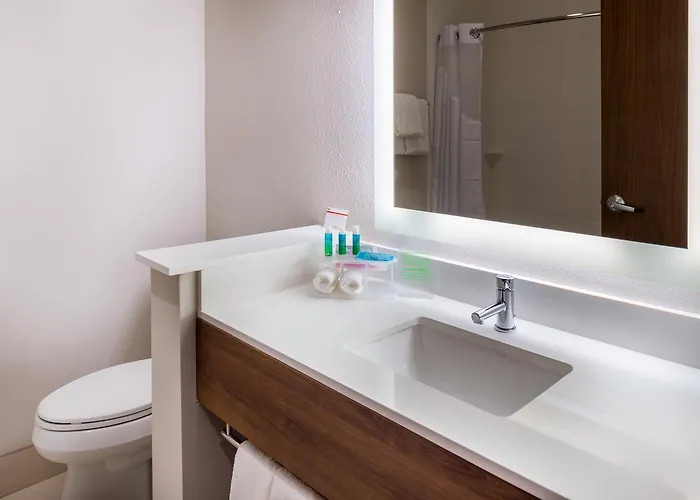 Express Worth West By Ihg
